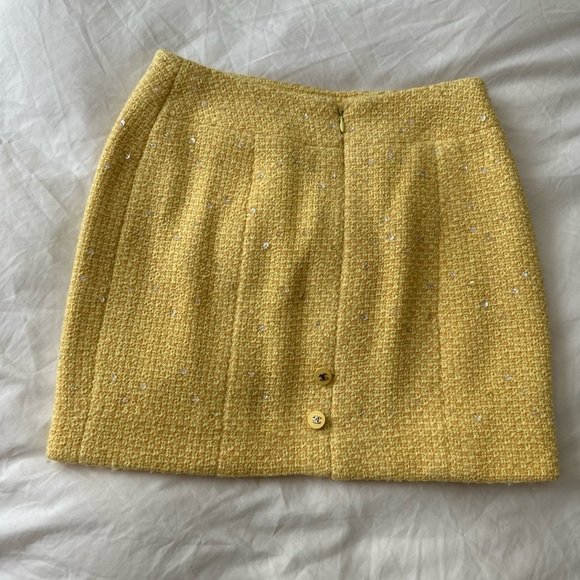 CHANEL Yellow Miniskirt - Picture 3 of 6